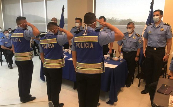 Realizan ascensos y condecoraciones en el Día del Policía Hondureño