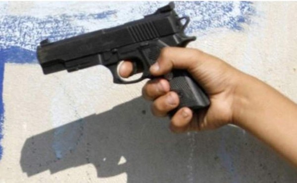 Un niño mató a su abuela con una pistola que pensó era de juguete