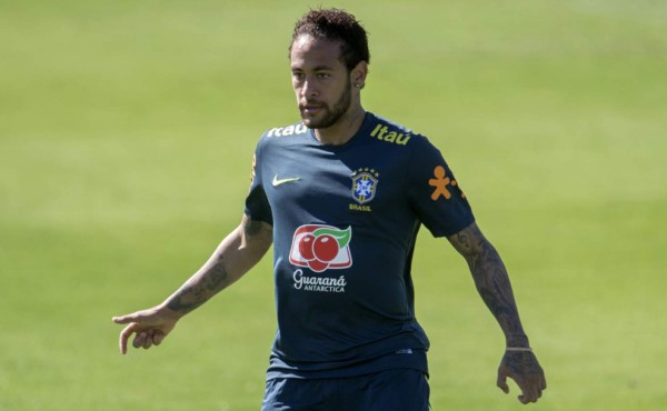 Neymar se lesionó en práctica de la selección de Brasil