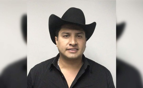 Julión Álvarez recibe apoyo de famosos  