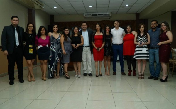 Ingenieros en gestión logística de Ceutec celebran
