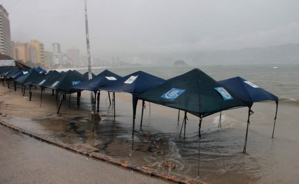 Se forma tormenta tropical Norma mientras Max avanza hacia México