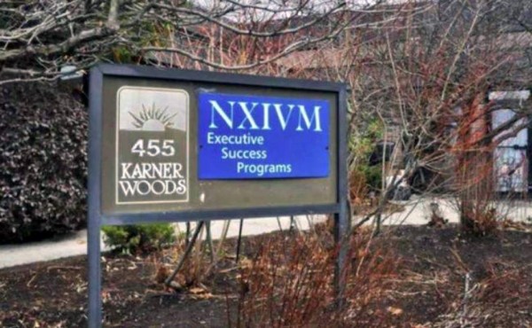 Nxivm, la secta sexual que marcaba mujeres con fierro en la pelvis