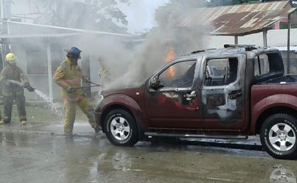 Acribillan a comerciante y luego le prenden fuego a su cuerpo