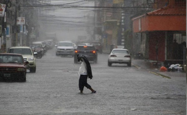 'Debemos prepararnos para el impacto de Iota en Honduras': jefe de Meteorología