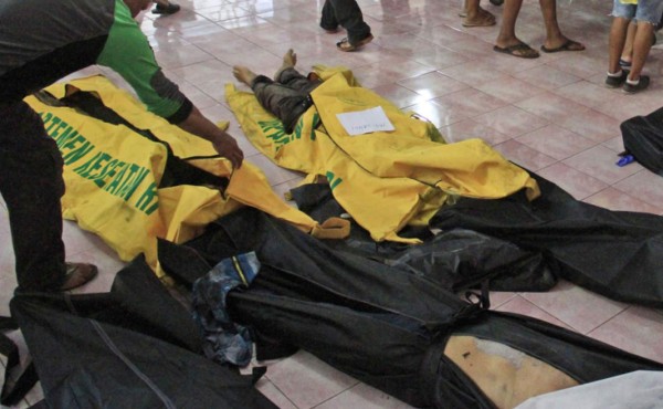 Al menos 11 muertos en incendio en un karaoke en Indonesia