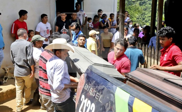 La aldea Santa Margarita llora la pérdida de sus cuatro pobladores
