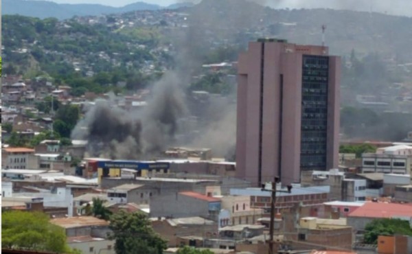 Incendio consume taller industrial y una cuartería en Comayagüela