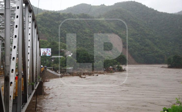Esta tarde se espera otra crecida de los ríos Chamelecón y Ulúa tras paso de Iota