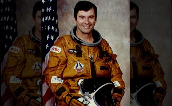Muere el astronauta John Young, el noveno hombre en pisar la Luna