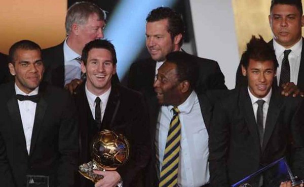 Pelé pide a Messi que reconsidere su decisión de dejar la selección
