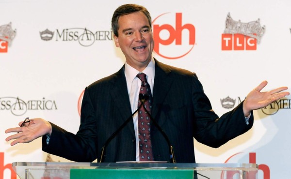 Presidente de Miss USA renuncia tras filtración de mensajes misóginos