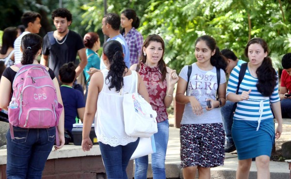 Unah-vs regresa a clases el lunes; protestantes liberan instalaciones   