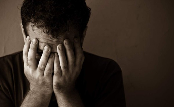 Es hombre pero le gusta usar vestidos y tacones