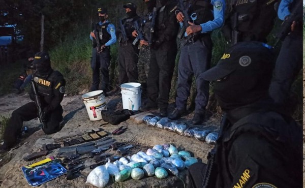 Descubren centro de almacenamiento de droga y armas que ocultaba la MS en un cerro