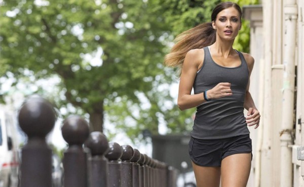 La Fitbit Charge HR 2 cuida sus movimientos