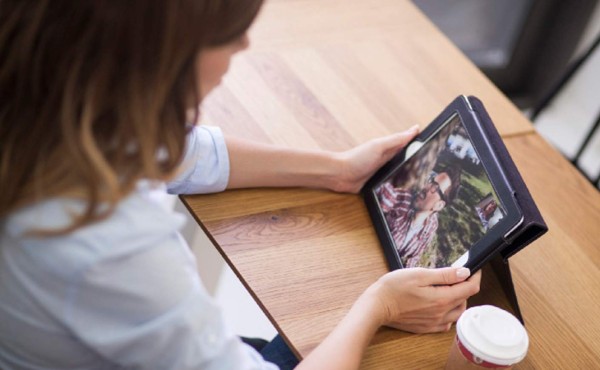 Todavía no sale de una, y ya le promete a otra