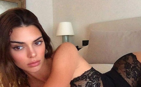 Papá de Kendall Jenner la regaña por usar muy poca ropa en Instagram