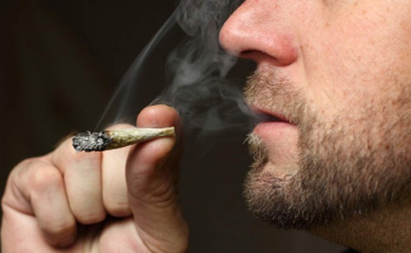 Es adicto a la marihuana y clama por ayuda