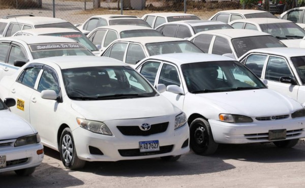 Decomisan 11 taxis por no acatar toque de queda en Tegucigalpa