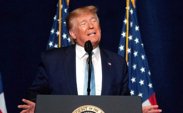 Trump amenaza con atacar 52 objetivos iraníes si Teherán toma represalias