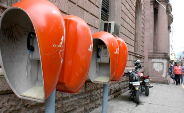 Hondutel anuncia que reactivará los teléfonos públicos y les pondrá wifi