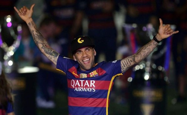 Dani Alves revela por qué se fue del Barcelona y dispara contra el club
