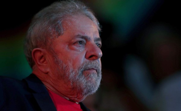 Decretan prisión para Lula da Silva y será recluido en una celda especial