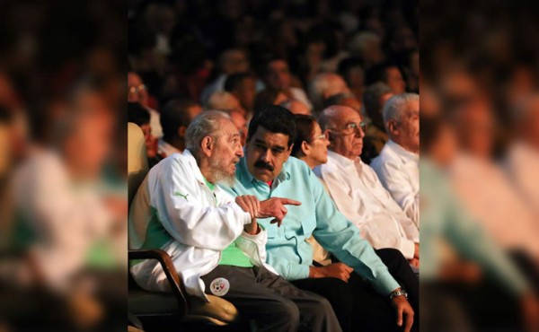 Maduro gastó $400,000 por cumpleaños de Fidel