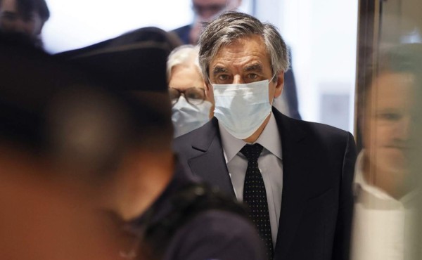 Ex primer ministro francés Francois Fillon condenado a cinco años de cárcel