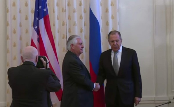 Lavrov y Tillerson, dispuestos al diálogo pese a 'bajo nivel de confianza'
