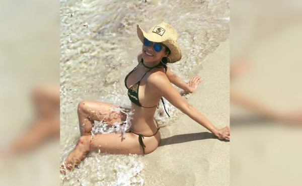 Nathalia Casco presume nuevo traje de baño tras críticas por bikini