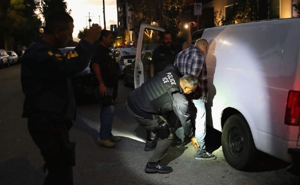 EUA advierte que continuarán redadas contra inmigrantes