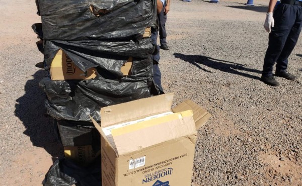 Caen sujetos que le robaron mercadería de contrabando a una banda delictiva