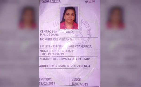 Arrestan a mujer que quiso introducir dos celulares en cárcel de Danlí