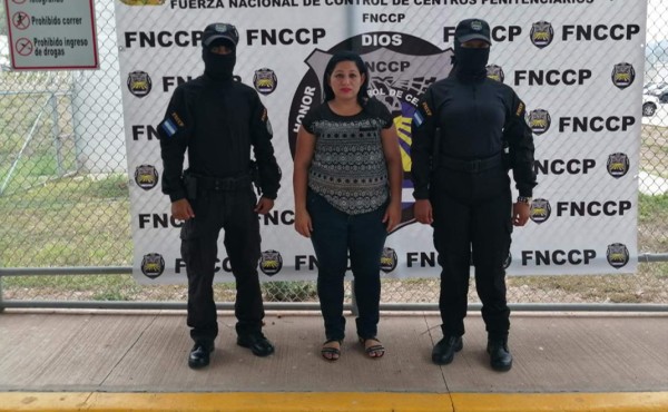 La detienen tras aprovechar visita a esposo para meter presunta droga en El Pozo