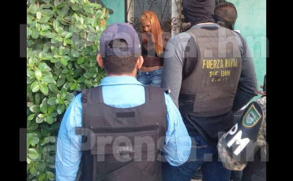Capturan en La Ceiba a supuesta sicaria que mató a conductor de bus