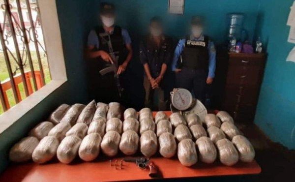 Detienen a sujeto por supuesto tráfico de drogas en El Paraíso