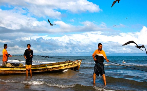 Lanzan campaña de pesca responsable en Omoa