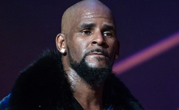 R. Kelly se declara no culpable de explotación sexual de menores