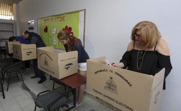 Ven como una 'burla' el plan para registro electoral de hondureños en EEUU