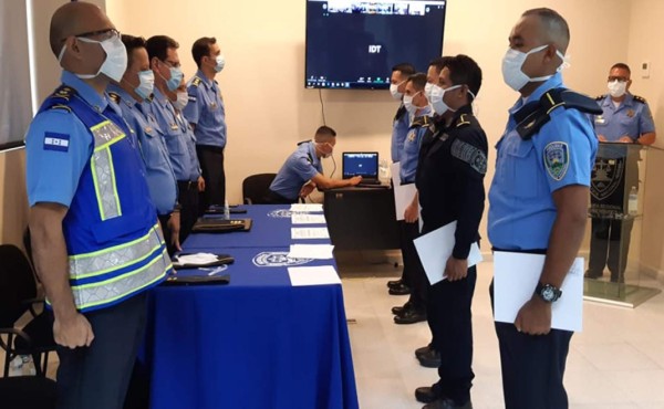 Realizan ascensos y condecoraciones en el Día del Policía Hondureño