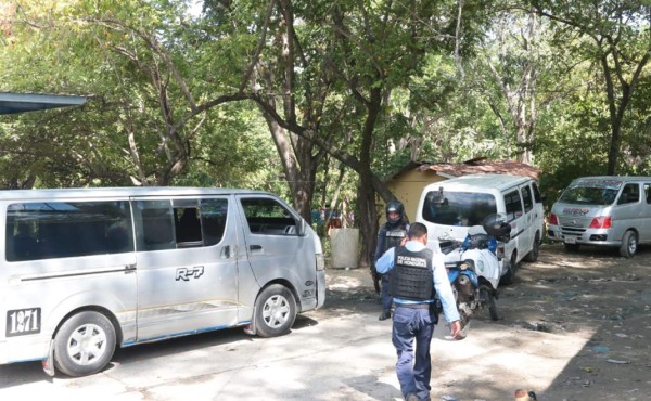 Ayudante de bus ataca a machetazos a otro en pelea por pasajero