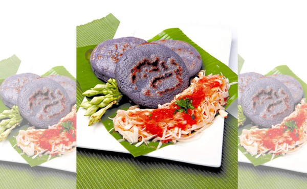 Minipupusas moradas de loroco