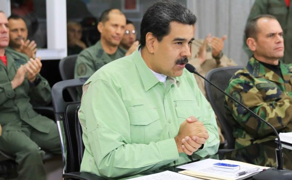 Maduro crea comando militar para garantizar servicios públicos