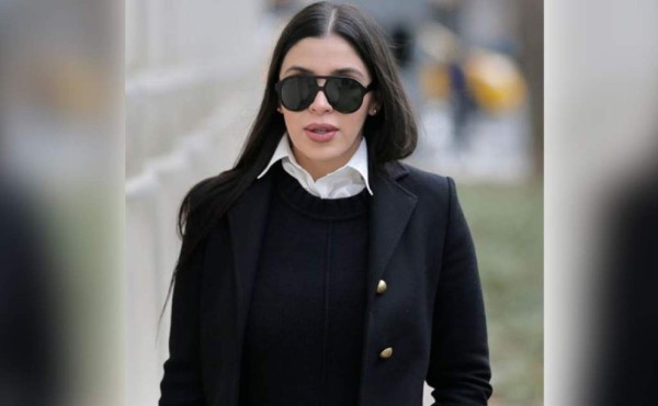 Emma Coronel rompe el silencio sobre su foto con cantante mexicano