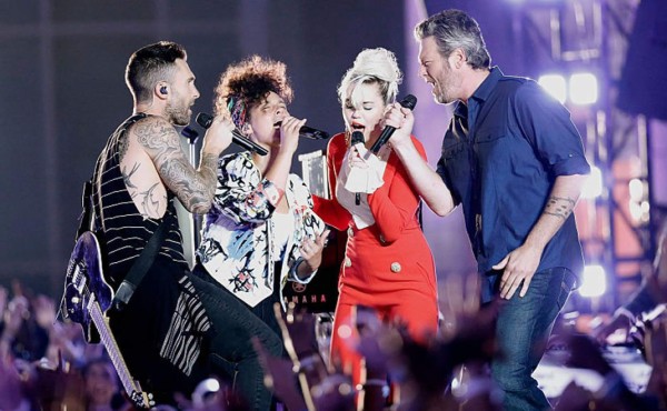 Miley Cyrus y Alicia Keys hacen su debut en ‘The Voice’