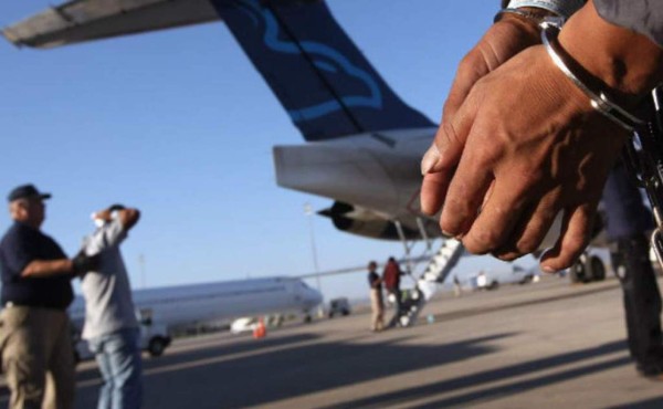 Estados Unidos deporta a 303 hondureños