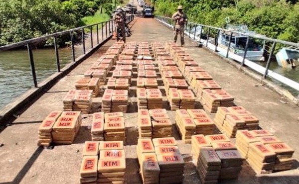 Incautan más de 3 toneladas de droga y detienen a 6 colombianos en Panamá