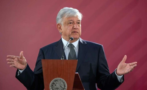 AMLO choca con The Wall Street Journal por artículo sobre gasolinas
